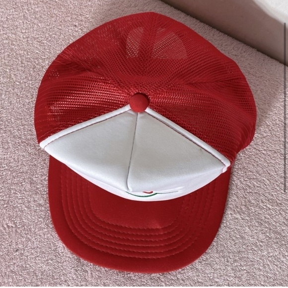 Vintage Red White Pucks Mesh Back Snap Back Trucker Hat - Picture 2 of 12